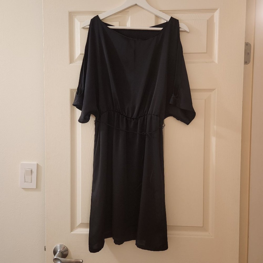 Black Relaxed Knee-length Dress with Shoulder+Arm Cut-outs